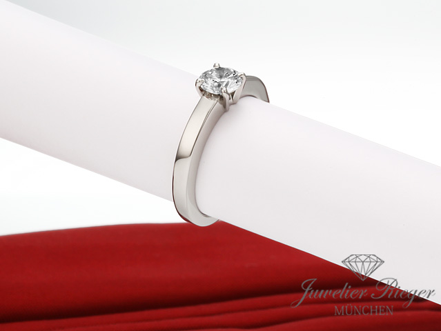 Bild 2 der Galerie: Cartier Solitär Ring Platin 950 Diamant 0,60 ct Brillanten Gr. 49 Alter 2014