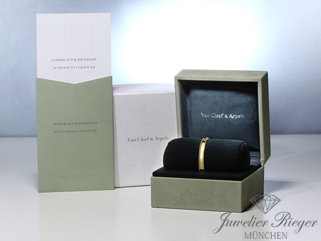 Bild 4 der Galerie: Van Cleef & Arpels Armreif Perlee Signature Gelbgold 750 Gr S VCARP3K600 Gold