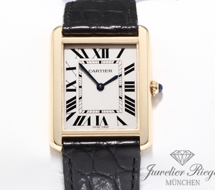 Uhransicht von vorne, hauptsächlich das Zifferblatt und die Lünette sichtbar. Cartier Tank Solo Großes Modell Edelstahl Gelbgold 750 W5200004 2020 Stahl Gold
