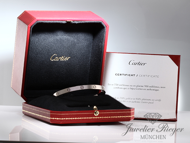 Bild 5 der Galerie: Cartier Armreif Love Weissgold 750 Größe 16 2020 Gold Armband Damen