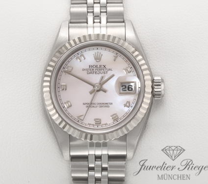 Uhransicht von vorne, hauptsächlich das Zifferblatt und die Lünette sichtbar. Rolex Lady Datejust Edelstahl Weissgold 750 Cacholong Automatik Stahl Gold