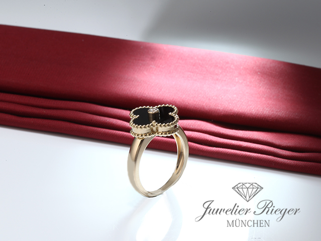 Bild 2 der Galerie: Van Cleef & Arpels Ring Vintage Alhambra Gr. 53 Gelbgold 750 Diamant Onyx 2014