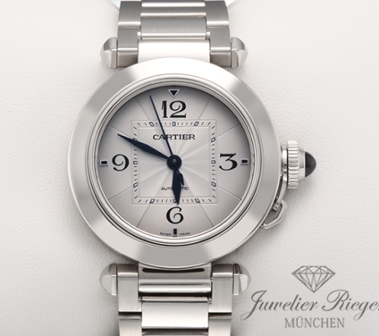 Uhransicht von vorne, hauptsächlich das Zifferblatt und die Lünette sichtbar. Cartier Pasha 35 mm WSPA0013 2020 Edelstahl Automatik Stahl Medium Damen Herren