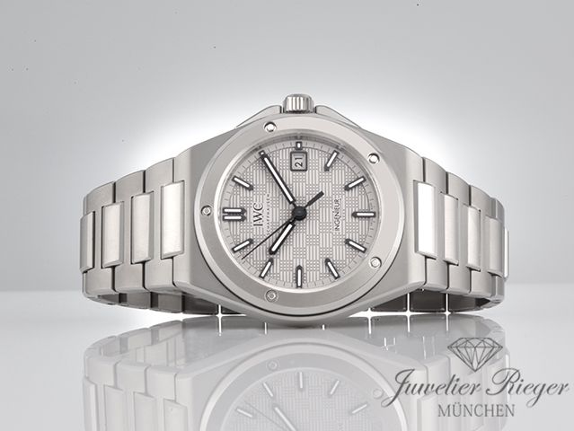 Bild 4 der Galerie: IWC Ingenieur 40 mm Titian IW328904 Automatik Titanium Herren