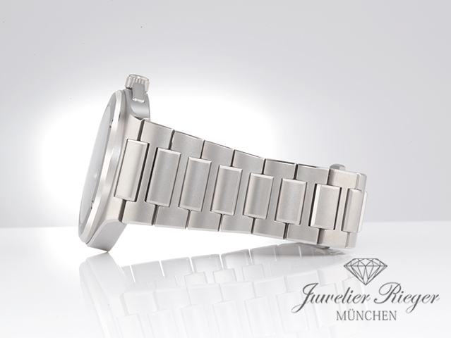 Bild 5 der Galerie: IWC Ingenieur 40 mm Titian IW328904 Automatik Titanium Herren