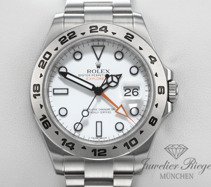 Uhransicht von vorne, hauptsächlich das Zifferblatt und die Lünette sichtbar. Rolex Explorer II 216570 2012 Edelstahl 42 mm Automatik Zweite Zeitzone
