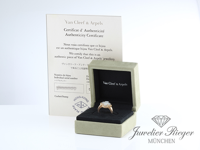 Bild 5 der Galerie: Van Cleef & Arpels Ring Pure Alhambra Gelbgold 750 Gr. 52 2012 VCARA35952